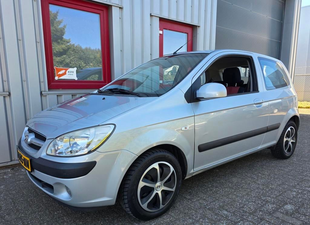 ✅ Hyundai Getz 1.1 2007 Zilver, Stuurbekr. Nieuwe APK!, Voorwielaandrijving, 31 €/maand, 4 cilinders, Bedrijf