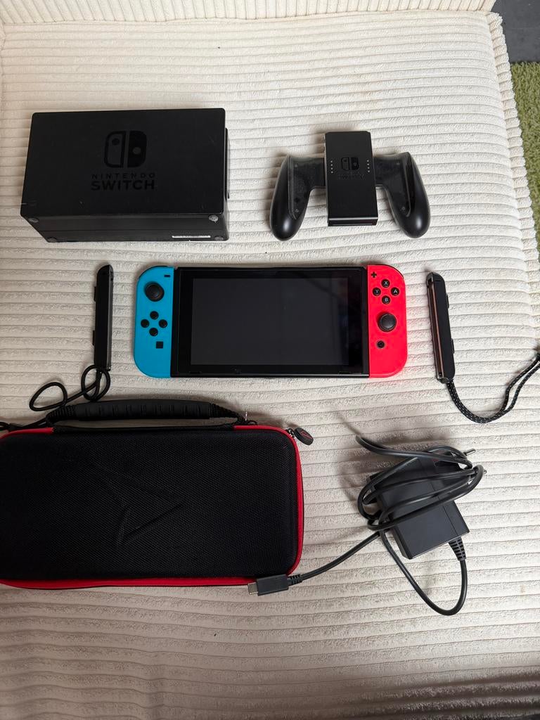 Nintendo Switch met hoesje en accesoires, Spelcomputers en Games, Ophalen, Zo goed als nieuw, Switch Original