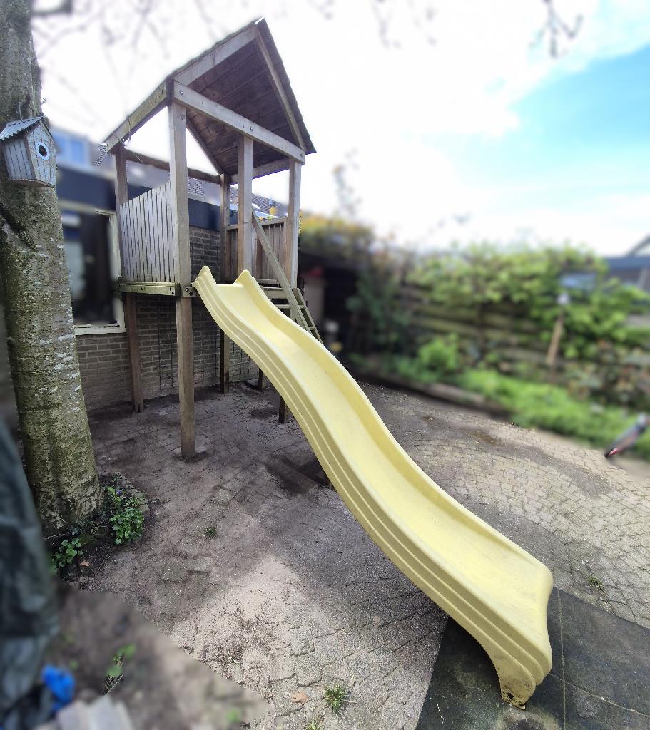 houten speelhuisje met glijbaan   #249, Kinderen en Baby's, Speelgoed | Buiten | Speelhuisjes, Ophalen, Gebruikt, Hout