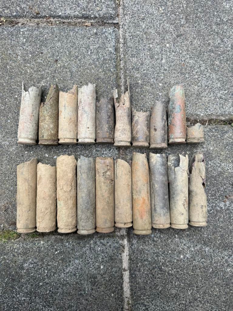20x Britse 20MM Hispano Hulzen bodemvondst WW2, Verzamelen, Militaria | Tweede Wereldoorlog, Luchtmacht, Hulzen of Bodemvondsten