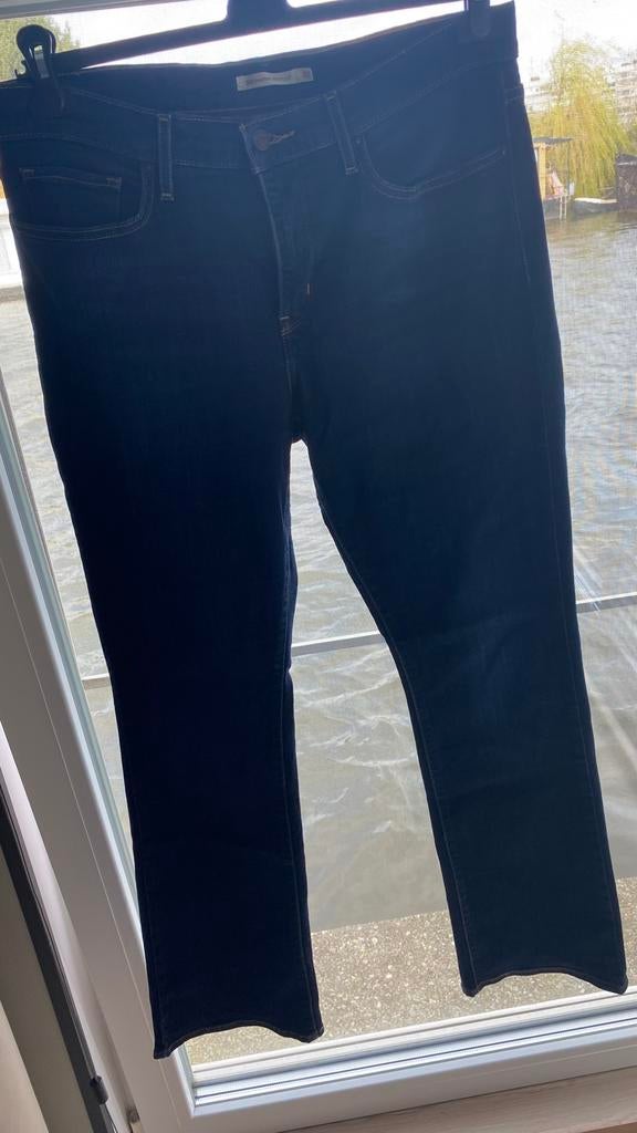 Levis jeans 315 shaping bootcut maat 32, Ophalen of Verzenden, Zo goed als nieuw, Blauw, W30 - W32 (confectie 38/40)