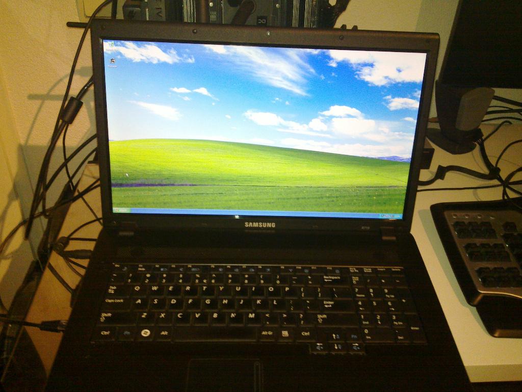 Samsung R719 retro vintage Windows XP laptop, Computers en Software, Ophalen