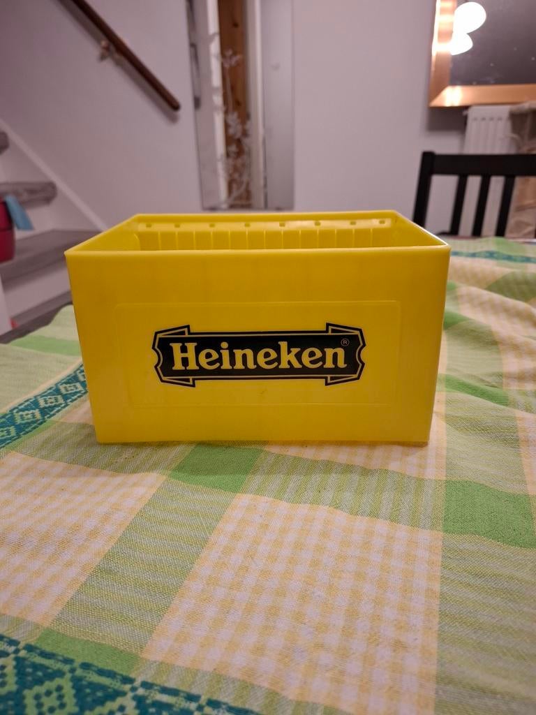 CD kratje Heineken geel, Minder dan 35 cm, Minder dan 50 cm, Ophalen of Verzenden, Zo goed als nieuw