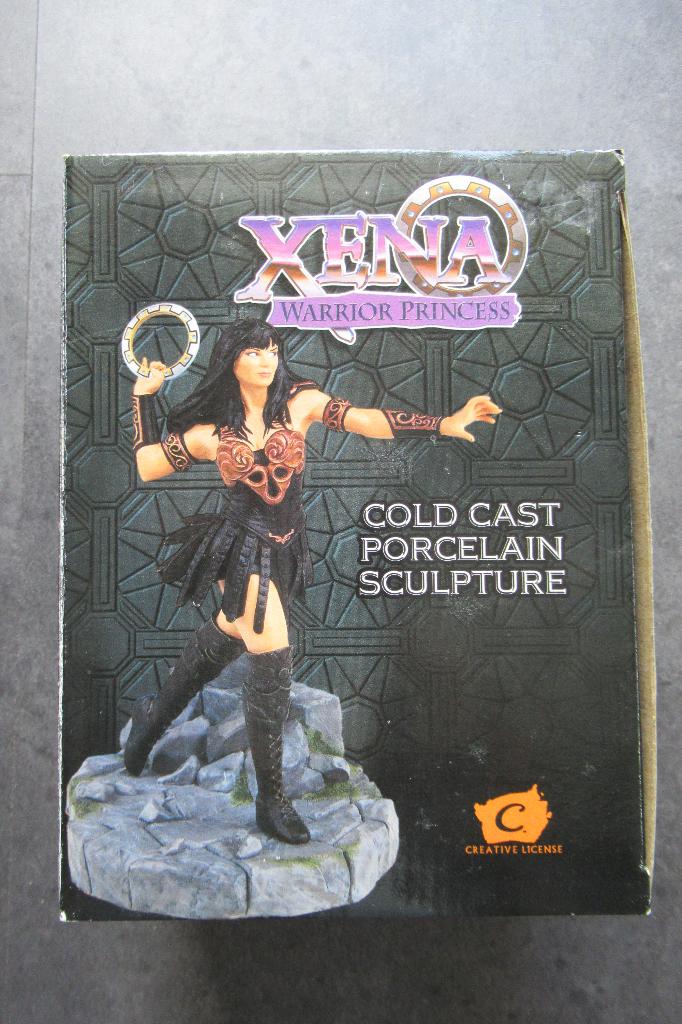 Creative License's Xena Warrior Princess Statue Beeldje 267, Verzamelen, Ophalen of Verzenden, Zo goed als nieuw, Tv, Beeldje, Replica of Model