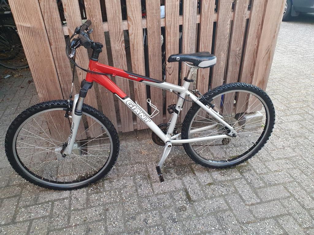 Giant Boulder Mountainbike - Rood/Zilver, Gebruikt, Hardtail, Heren, 53 tot 57 cm