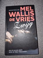 Zwijg - Mel Wallis de Vries (Jeugdthriller), Boeken, Ophalen of Verzenden, Gelezen, Mel Wallis de Vries, Nederland