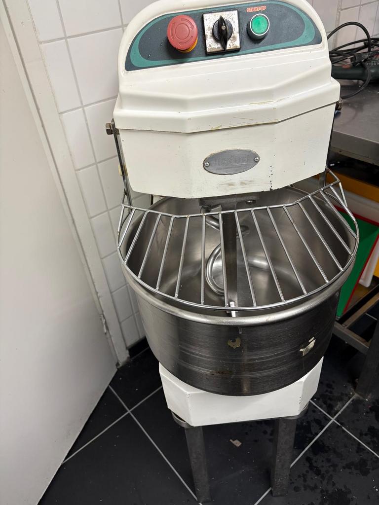 Werkende Deegmachine 20 Liter - Professionele Kwaliteit, Zakelijke goederen, Horeca | Keukenapparatuur, Ophalen, Gebruikt, Bakkerij en Slagerij