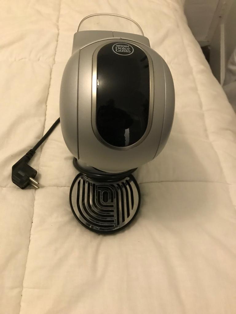 Krups Dolce Gusto Genio S Touch KP440E, 1 kopje, Ophalen of Verzenden, Zo goed als nieuw, Koffiemachine