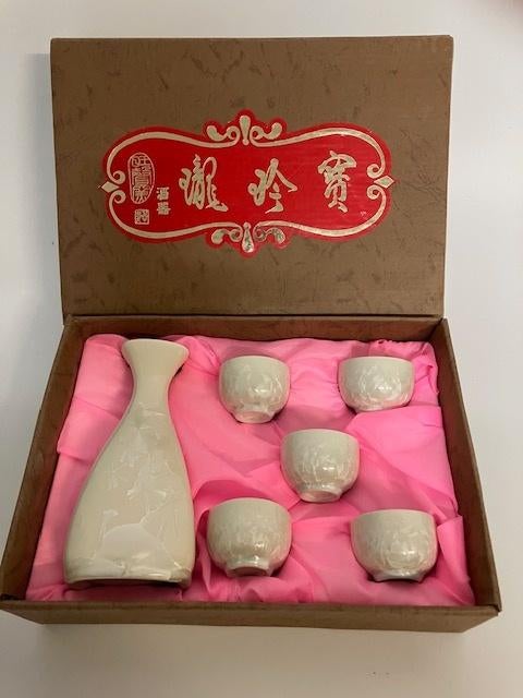 Japanse sake set nieuw in doos, Ophalen, Keramiek, Overige typen, Nieuw
