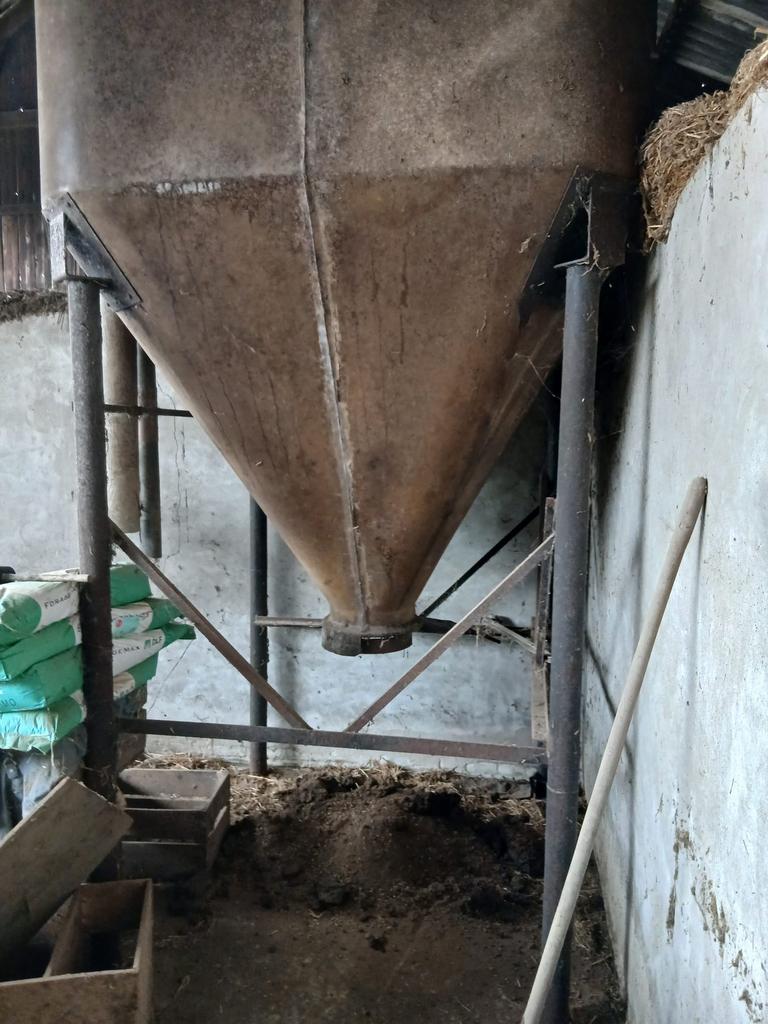 Voer silo’s, Ophalen of Verzenden