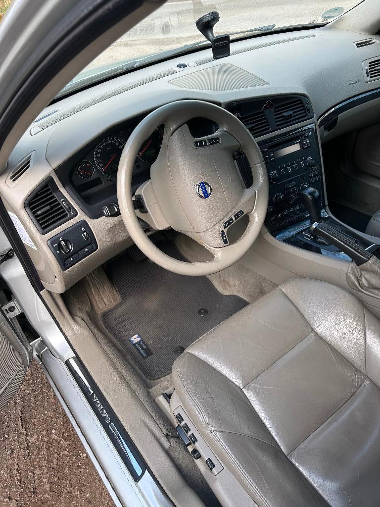 Volvo V70 2.5 T AWD AUT 2005 Grijs, Auto's, Volvo, Particulier, V70, 4x4, Adaptive Cruise Control, Airbags, Airconditioning, Automatische klimaatregeling