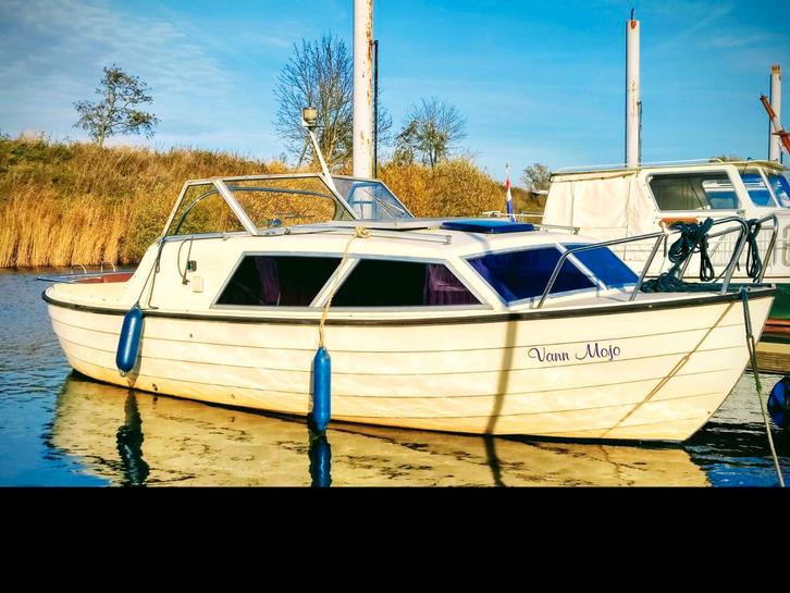 Unieke Nidelv 24 – Stahoogte 2m – Inclusief stallingstrailer, Watersport en Boten, Motorboten en Motorjachten, Gebruikt, Polyester