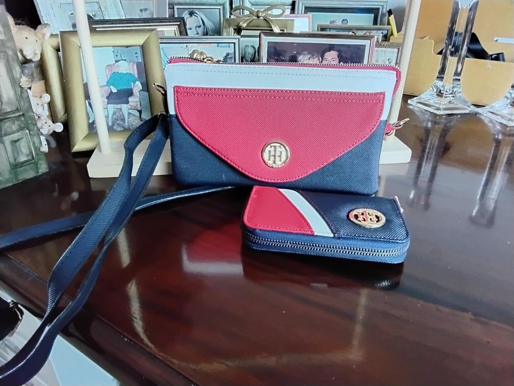 Tommy hilfinger tas zgan met portemonnee, Sieraden, Tassen en Uiterlijk, Portemonnees, Ophalen of Verzenden, Zo goed als nieuw