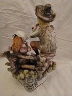 Porseleinen beeldje van spelende kinderen met lam, Antiek en Kunst, Ophalen of Verzenden