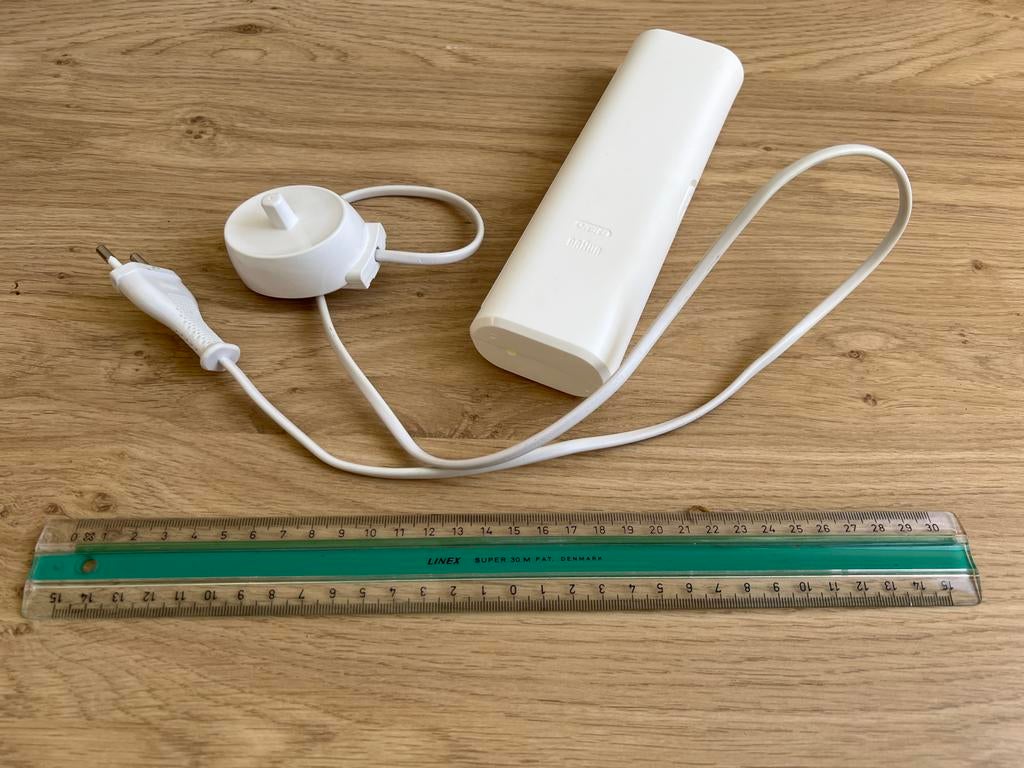 Braun Oplader en Reisetui ORAL B elect tandenborstel, Ophalen of Verzenden, Zo goed als nieuw, Mondverzorging