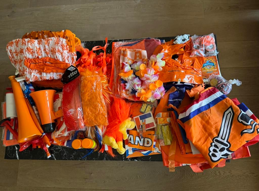 Doos vol met oranje spullen, Seizoenskaart, Eén persoon