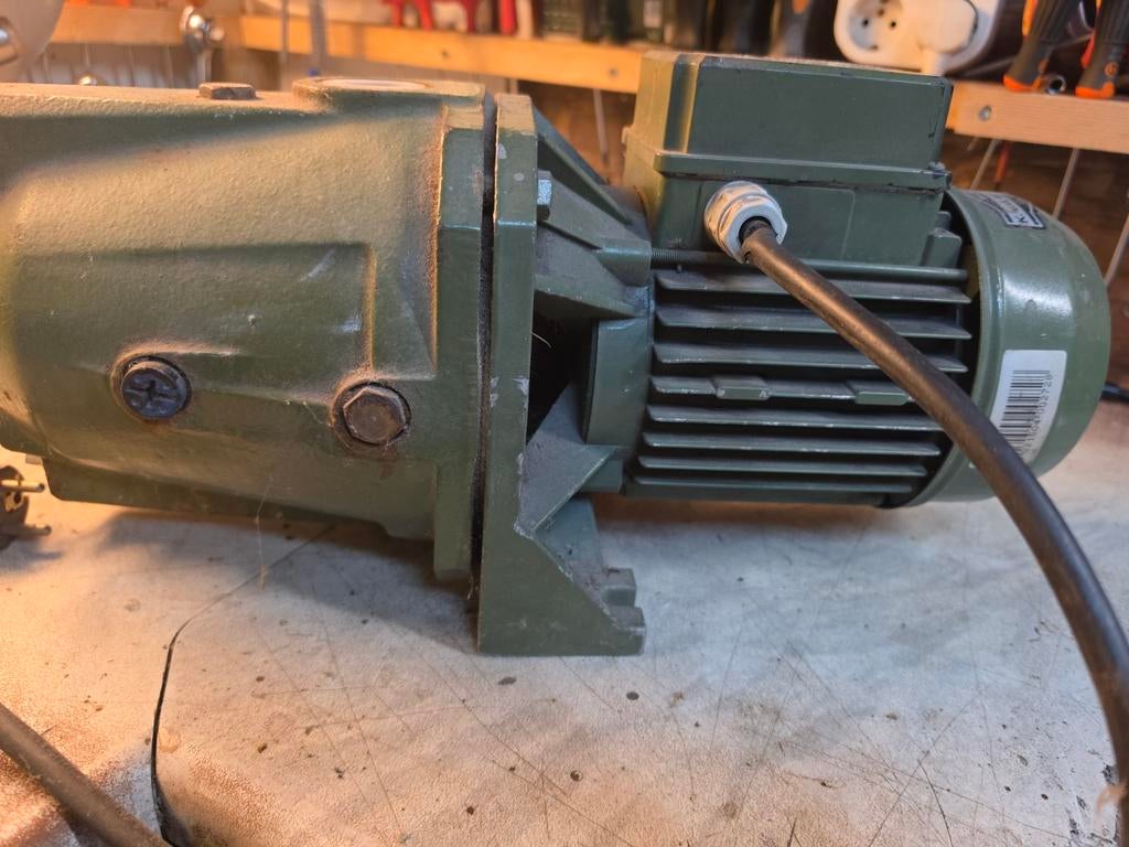 Saer grond waterpomp / hydrofoor pomp, Ophalen of Verzenden