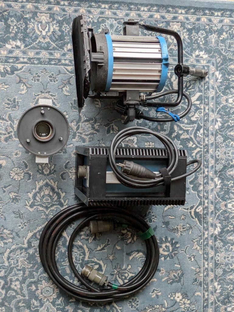 Arri compact 575 watt hmi fresnel + ballast + kabel, Ophalen, Gebruikt, Lamp of Flitsset