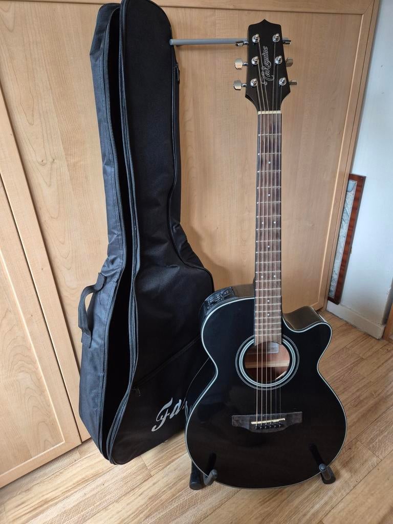 Takamine GF 15 CE akoestische gitaar met hoes en standaard, Ophalen, Zo goed als nieuw, Western- of Steelstringgitaar