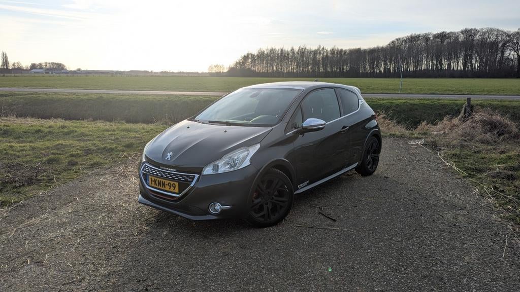 Peugeot 208 1.6 GTI 147KW 3-D 2013 Grijs, Auto's, Peugeot, Voorwielaandrijving, Euro 5, Zwart, 49 €/maand