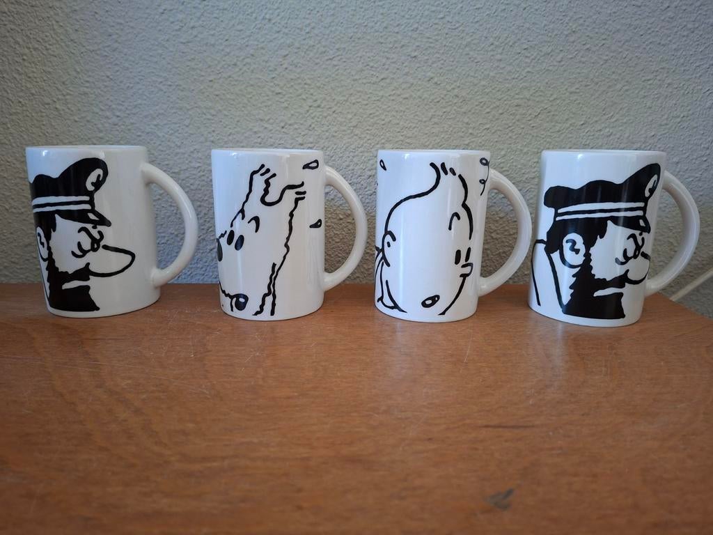 Set van 4 Kuifje Mokken - Kapitein Haddock, Ophalen of Verzenden, Zo goed als nieuw, Overige stijlen, Kop(pen) en/of Schotel(s)