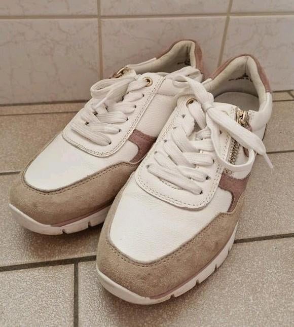 Medicus sneakers maat 4.5 aangeboden, Schoenen, Zo goed als nieuw, Diverse merken, Ophalen of Verzenden