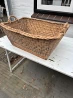 Oude wasmand openhaard hout, Ophalen