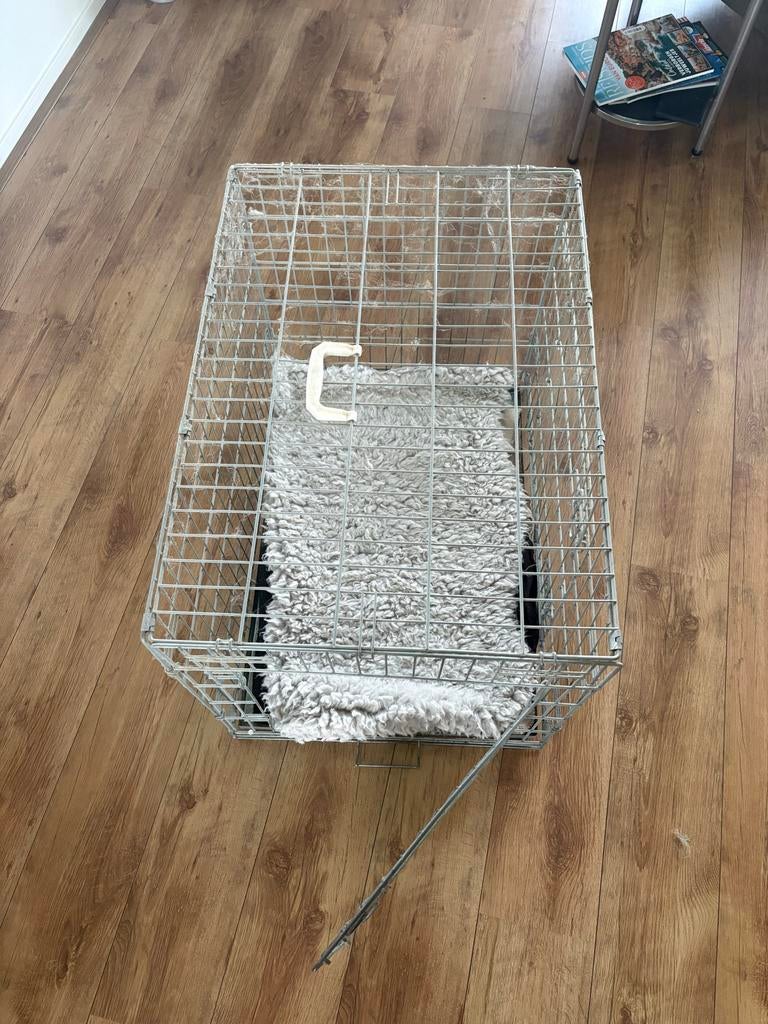 Afmetingen 55 cm breed x 78 cm lang en 60 cm hoog, Dieren en Toebehoren, Hondenbenches, Ophalen