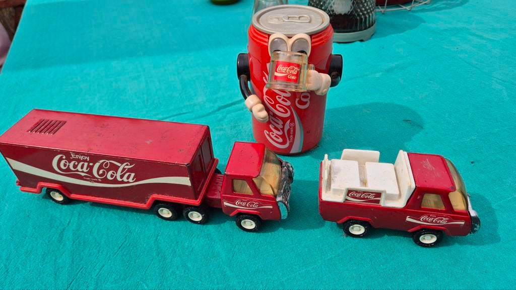 Coca Cola verzamel objecten: vrachtauto, spaarpot blik, Verzamelen, Ophalen of Verzenden, Gebruikt, Gebruiksvoorwerp
