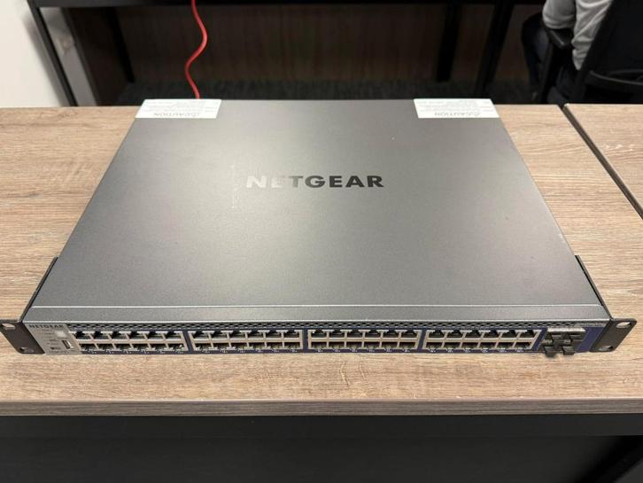 Netgear M4300-48X managed switch 48 poort, Computers en Software, Netwerk switches, Zo goed als nieuw, Ophalen of Verzenden