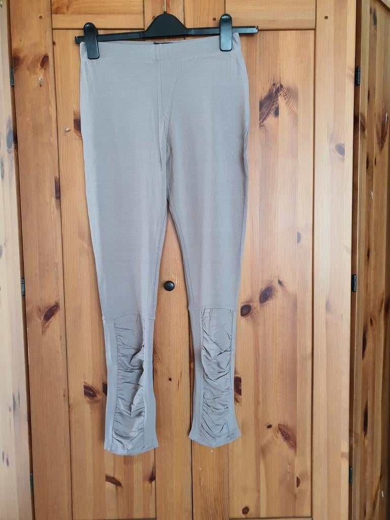 Nieuwe grijze legging Summum Woman maat M, Kleding | Dames, Leggings, Maillots en Panty's, Legging, Summum Woman, Nieuw, Maat 40/42 (M)