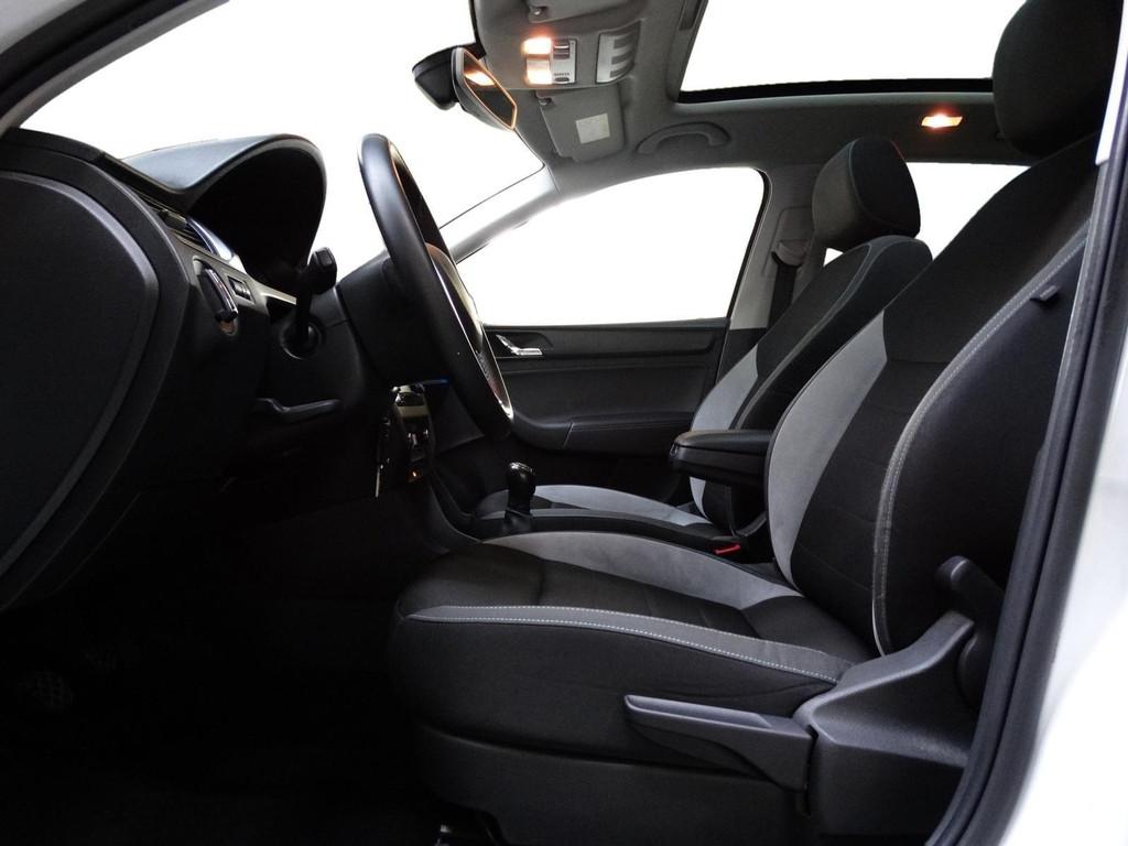 Skoda Rapid 1.2 TSI Panorama / Cruise / Camera / PDC, Euro 6, Origineel Nederlands, Bedrijf, Handgeschakeld