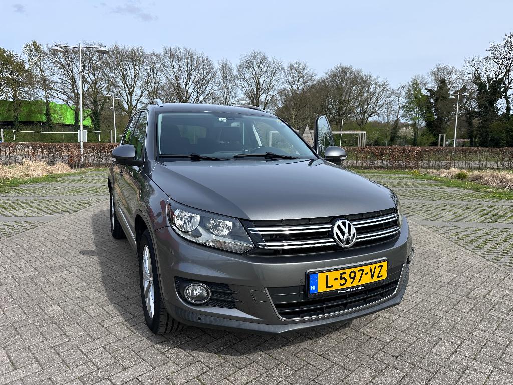 Volkswagen Tiguan 1.4 TSI 118KW BMT 2012 Grijs, Auto's, Volkswagen, Voorwielaandrijving, 1800 kg, 4 cilinders, 160 pk