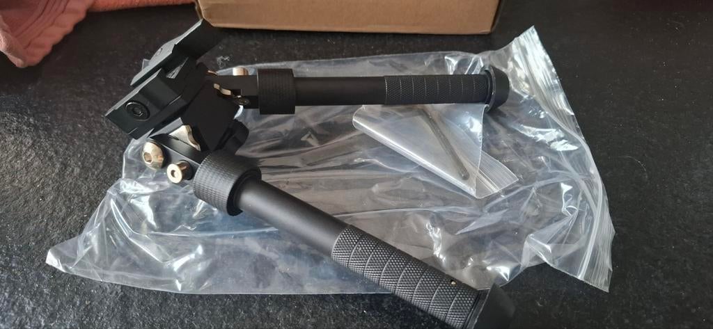 Nieuwe Bipod voor Buks, Luchtbuks of Airsoft, Ophalen of Verzenden, Nieuw