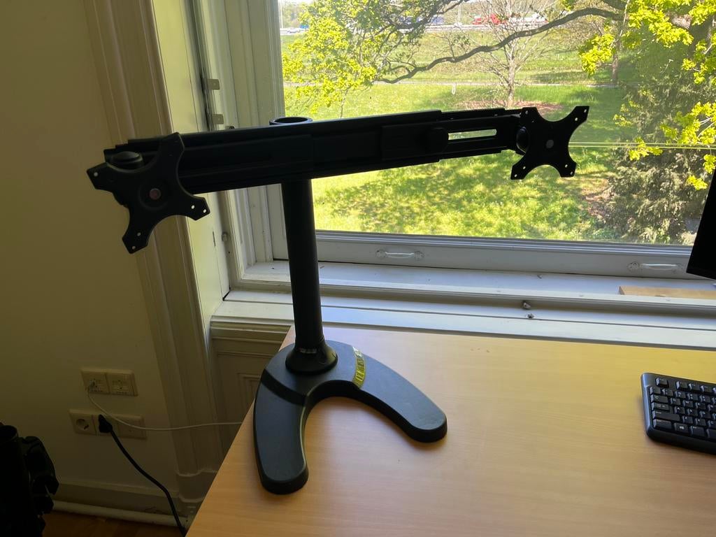 Dubbele monitor standaard / monitor arm, Ophalen, Zo goed als nieuw