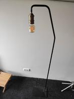 Stalamp met zwart metalen frame en messingkleurige fitting, Ophalen, Zo goed als nieuw, Metaal, 150 tot 200 cm