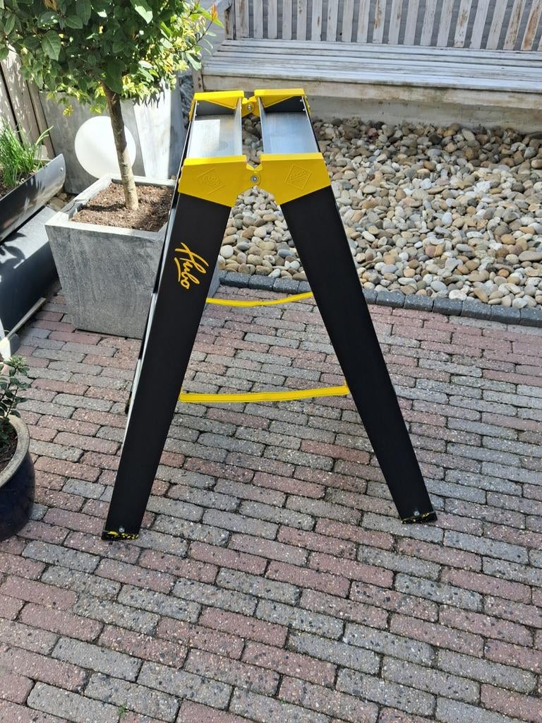 Hubo trap met 3 tredes en een plateau, Doe-het-zelf en Verbouw, Ophalen of Verzenden, Zo goed als nieuw, Overige typen, Minder dan 2 meter