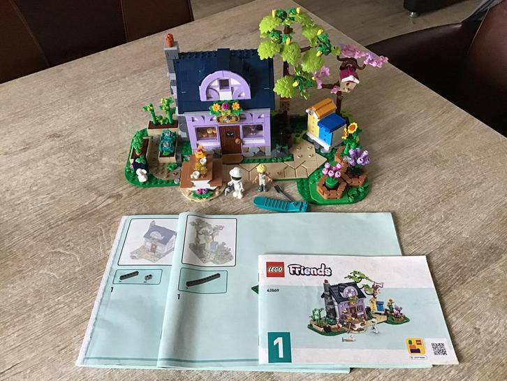 Lego friends Imkerhuis en bloementuin 42669, Kinderen en Baby's, Speelgoed | Duplo en Lego, Zo goed als nieuw, Ophalen of Verzenden