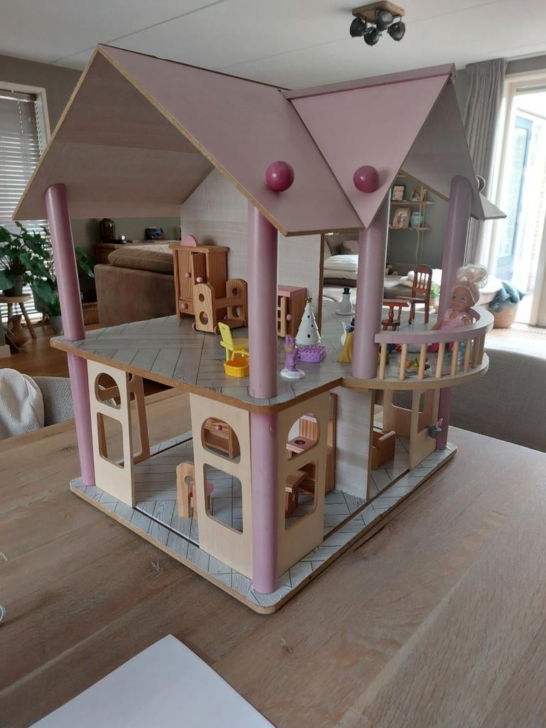 Houten poppenhuis met meubels, Ophalen