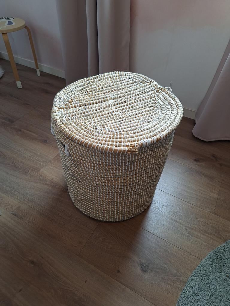 Ronde mand met deksel, Huis en Inrichting, Woonaccessoires | Schalen en Manden, Ophalen, Gebruikt, Mand, Rond