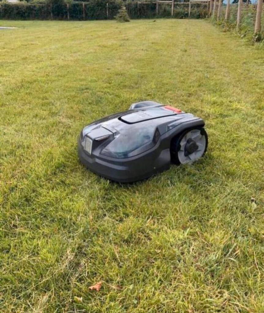 Husqvarna 305 Automower robotmaaier met toebehoren, Ophalen of Verzenden, Husqvarna, -, -