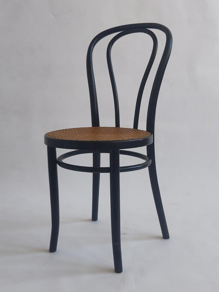 Vintage Thonet stoeltje 18 stoel ZPM Radomsku webbing hout, Ophalen, Gebruikt, Bruin, Mid century modern