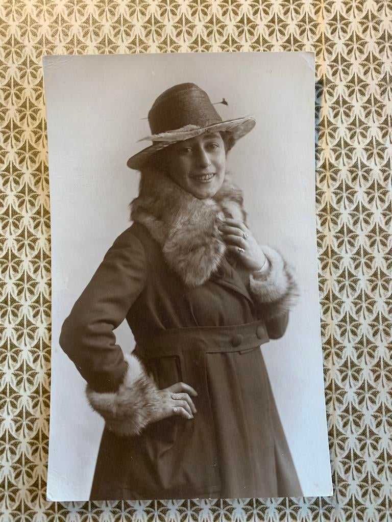 Dame met hoed (PP), Ophalen of Verzenden, Voor 1920, Ongelopen, Overige thema's