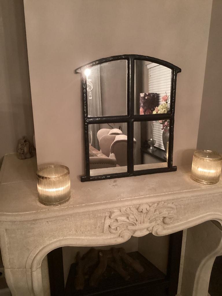 Gietijzeren stalraam afgewerkt met spiegelglas, Huis en Inrichting, Woonaccessoires | Spiegels, Ophalen, Minder dan 50 cm, 100 tot 150 cm