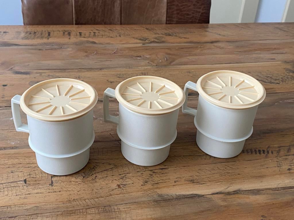 Tupperware bekers met deksel, Ophalen of Verzenden, Crème, Beker of Kan
