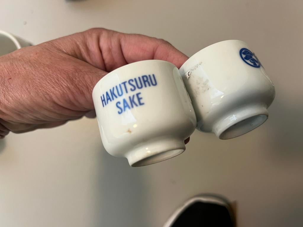 2 sake kommetjes, Huis en Inrichting, Keuken | Servies, Ophalen of Verzenden, Aardewerk, Overige stijlen, Kom(men)