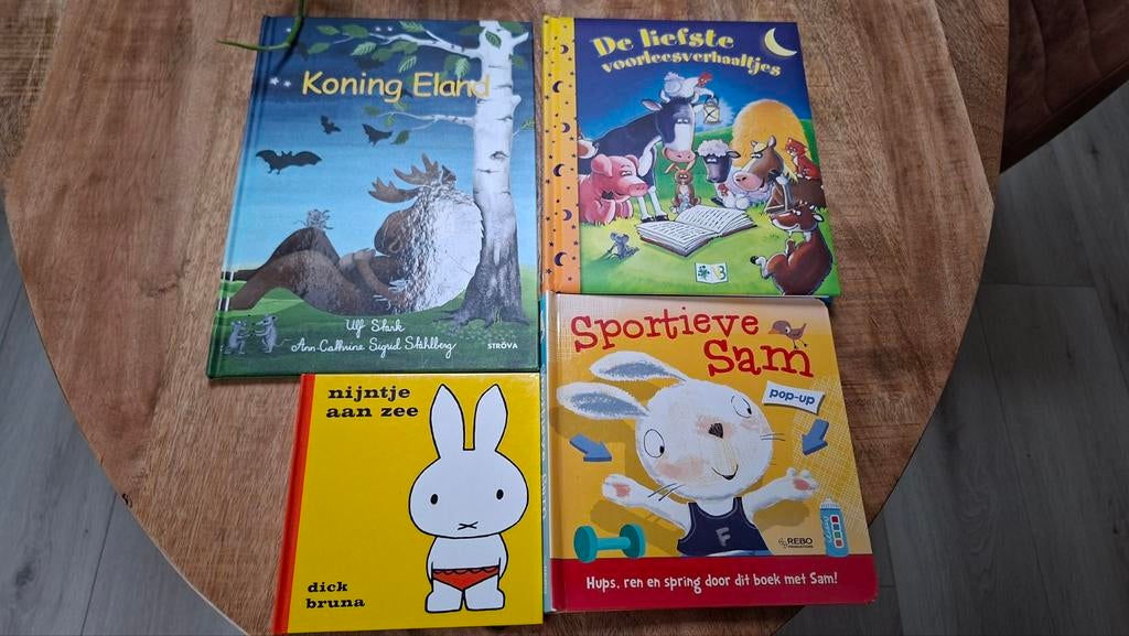 Kinderboeken pakket bundel 4 stuks (nijntje, voorleesverhaal, Ophalen of Verzenden, Zo goed als nieuw