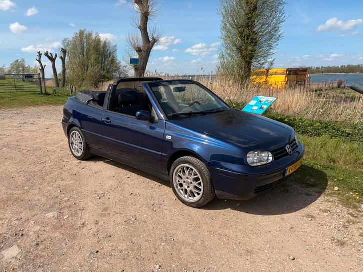 Volkswagen Golf 1.8 Cabriolet 1998 Blauw - Aankoopkeuring!, Auto's, Volkswagen, Particulier, Golf, ABS, Airbags, Airconditioning