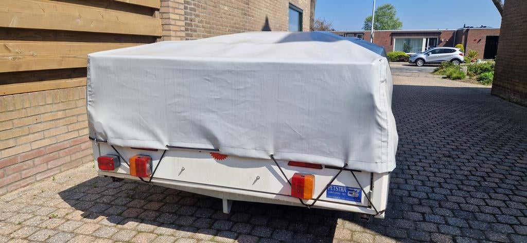 Bagage/vakantie aanhanger met kampeerspullen (zonder tent), Ophalen