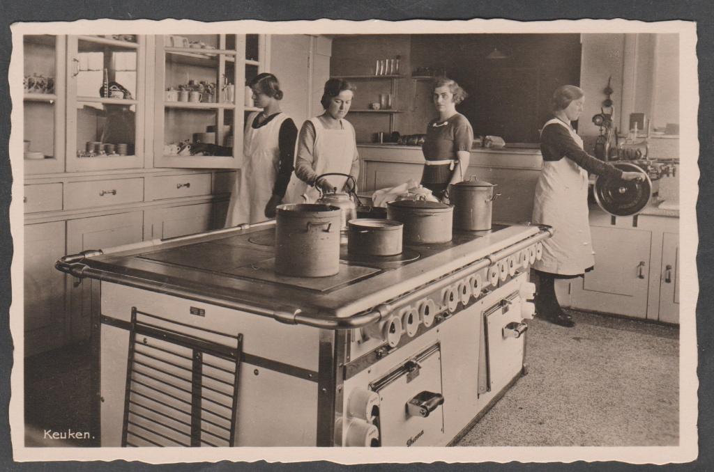 uddel -garderen vakantie oord bos en hei   met de keuken, Verzenden, 1920 tot 1940, Ongelopen, Gelderland